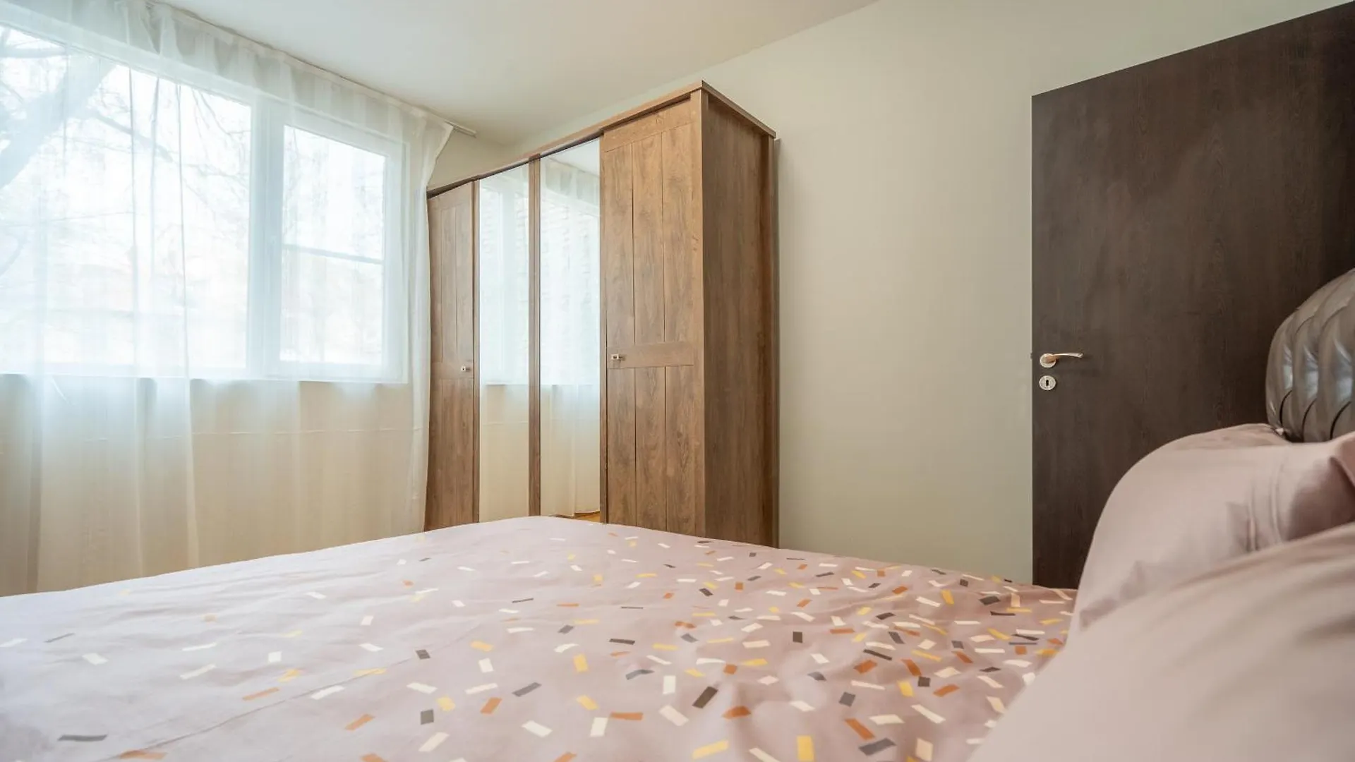 Pirotska 2-Bedroom 100M2 Apartment In Sofia Center 불가리아